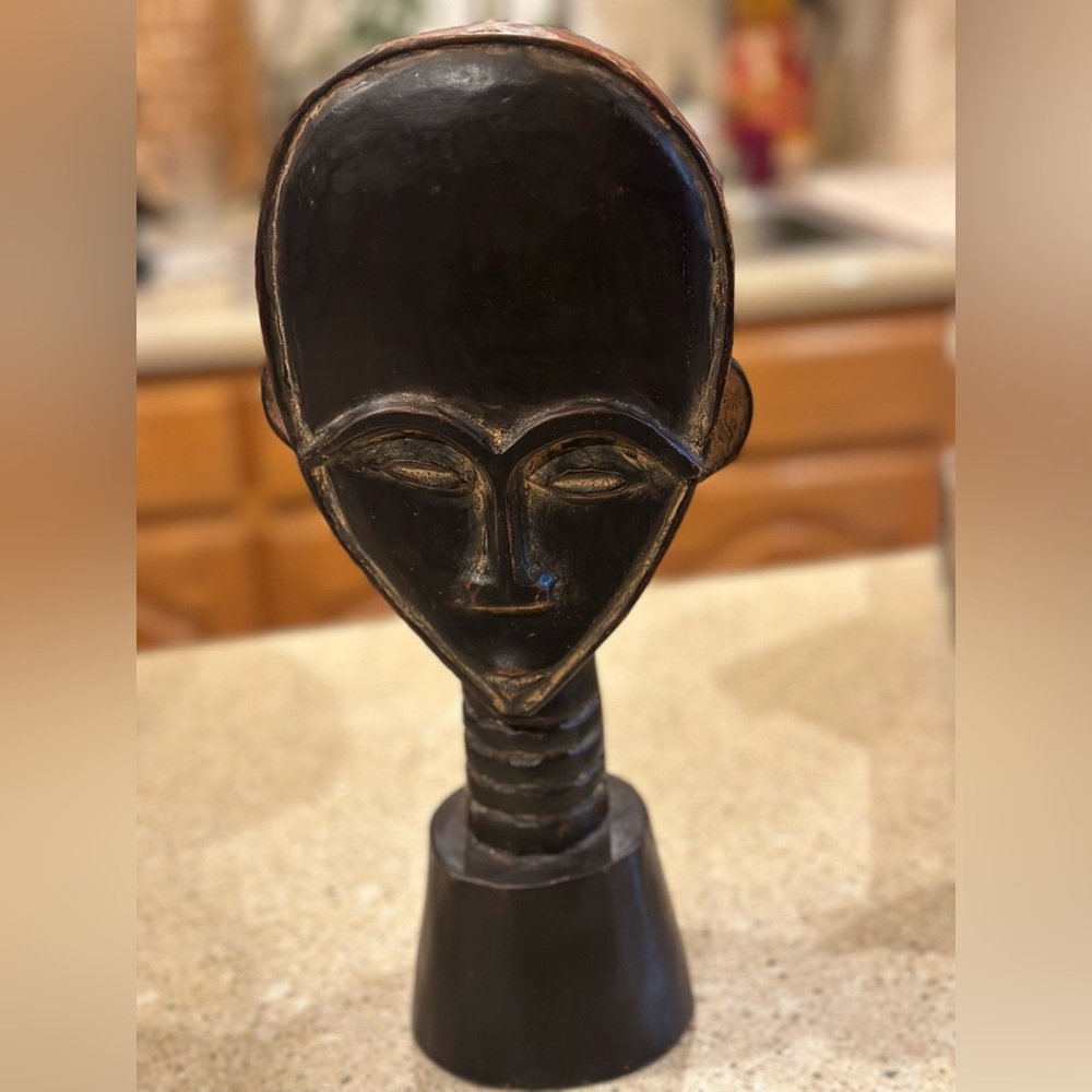 Pier 1 Collection Foase Bust Given As Tribute To Brave Hunters made in Ghana 14”